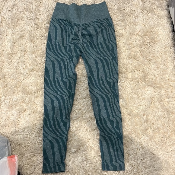 Zebra Leggings - Picture 2 of 3